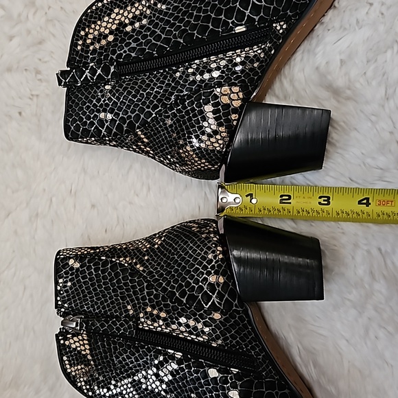 *SOLD* Paolo Westly Black Platinum Snake Print Leather Booties, size 6, NEW, NWB - Picture 14 of 16